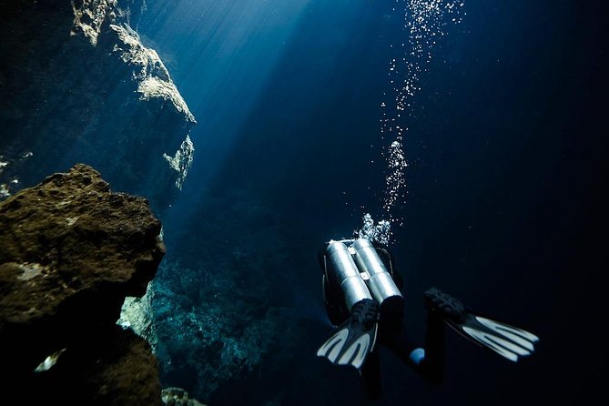 2 cenote divings (including one deep diving) for advanced divers in Tulum - Group size and guidance style: better control in tight spaces