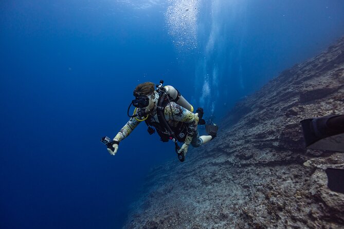 2-Tank Dive Featuring the Molokini Crater - Safety rules you can’t ignore: recent experience and altitude limits