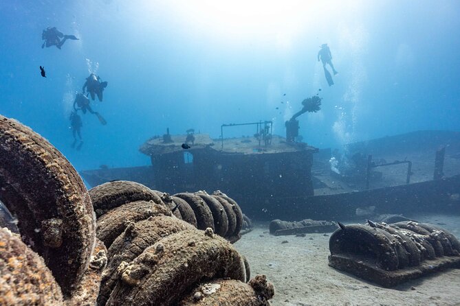 2-Tank Dive Featuring the Molokini Crater - Price check: $249 for two tanks on a small group boat