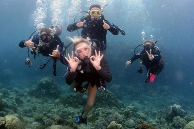 4 Day Certified PADI Open Water Scuba Diver in Dubai - The day-by-day flow: theory first, then skills, then open water