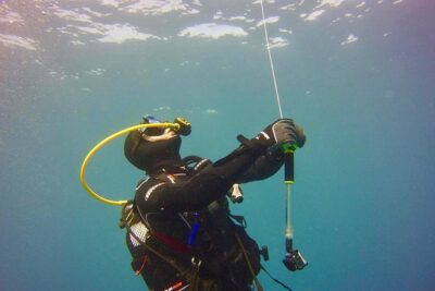 ADVANCED OPEN WATER CERTIFICATION - Improve your scuba diving skills up to 30m ! - Your 3-day plan up to 30m: five structured skill sessions