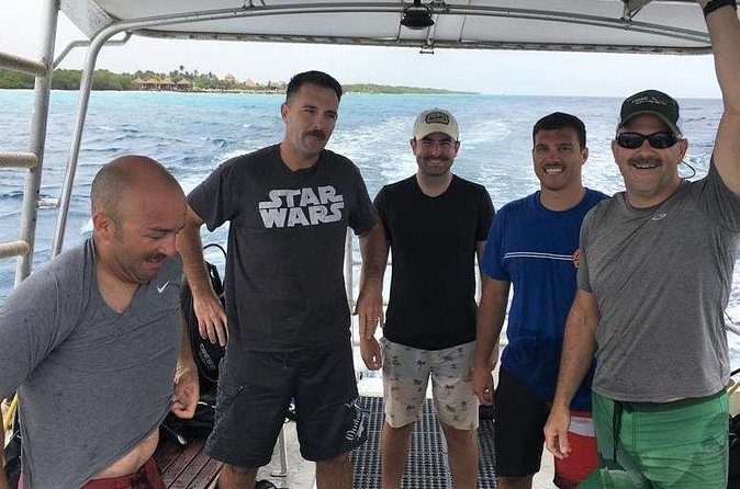 Aruba 1-Tank guided Dive for certified divers with own equipment - Your 1-tank itinerary: morning timing vs the afternoon shore option