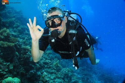 Beginners Scuba Diving Boat Trip With Equipment & lunch -Hurghada - On the Boat: Crew Attention and a Comfortable Setup