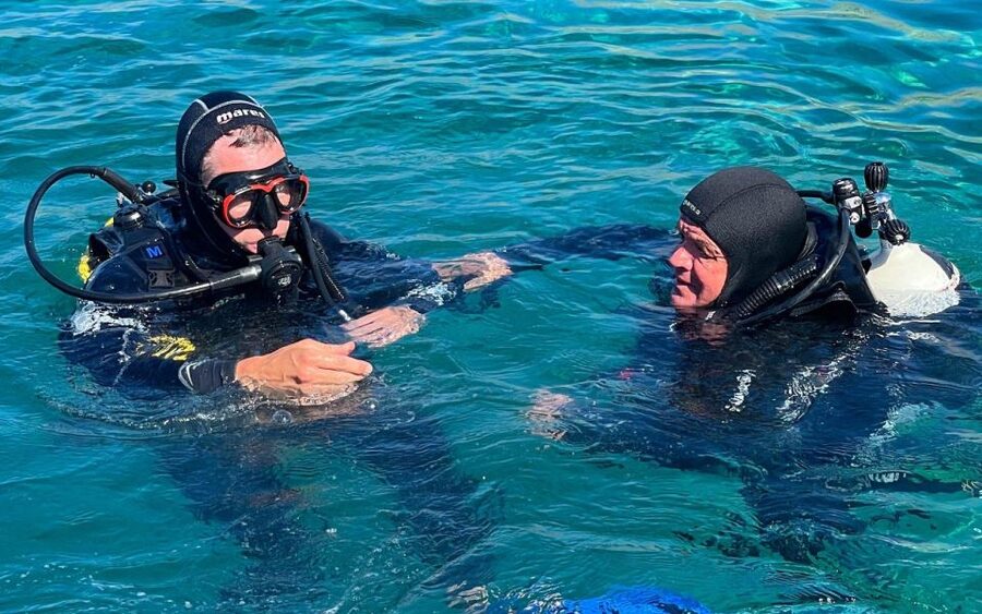 Bosa: Scuba Diving for Beginners in the Bosa Gulf - Instructor attention: the reassurance factor you’ll feel fast