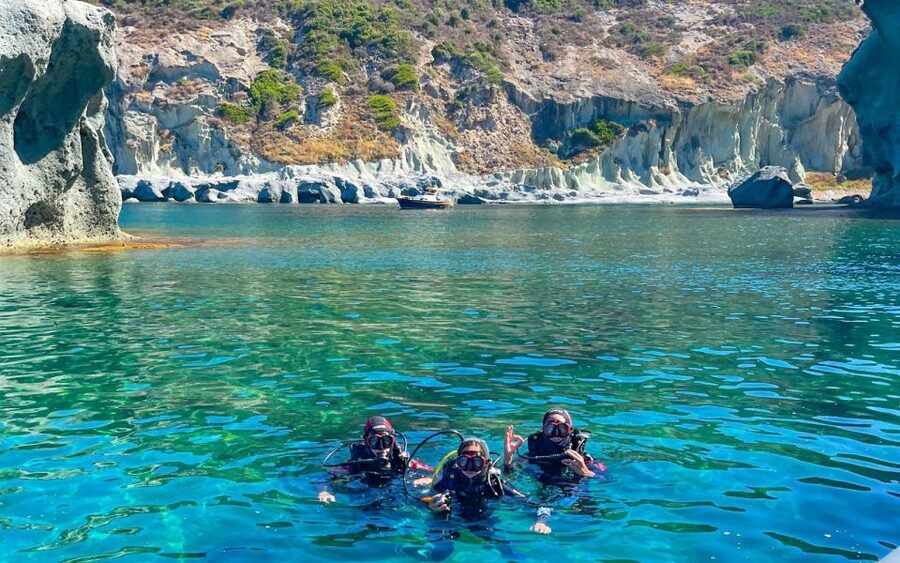 Bosa: Scuba Diving for Beginners in the Bosa Gulf - PADI Discover Scuba certificate and DAN coverage: what you actually get