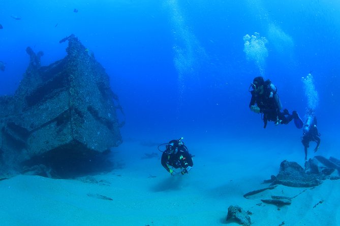Cabo San Lucas Certified 2 Tank Dive at the Famous Arch and Land's End - What to bring (and what not to forget)