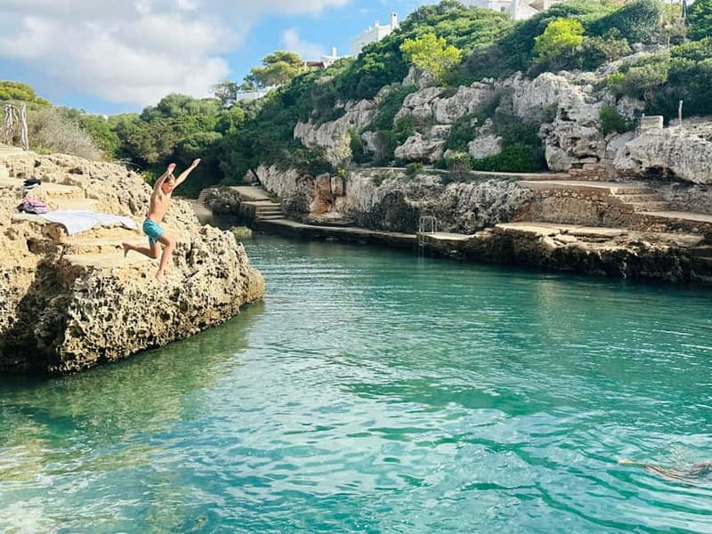 Cala en Blanes: Secret spots for the best dives with a local guide - The local snack break by the sea: small, but it changes the whole day