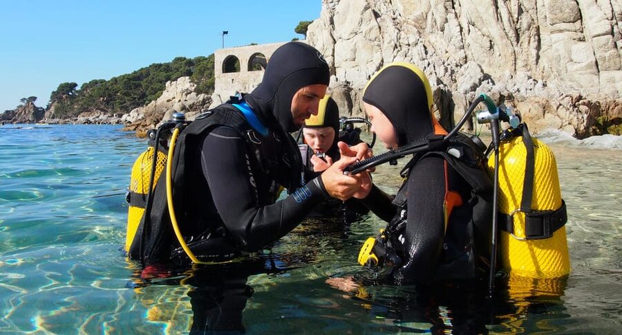 Calella de Palafrugell : Discover Scuba Diving Experience - Practice Skills You’ll Use Immediately: Mask, Regulator, Buoyancy
