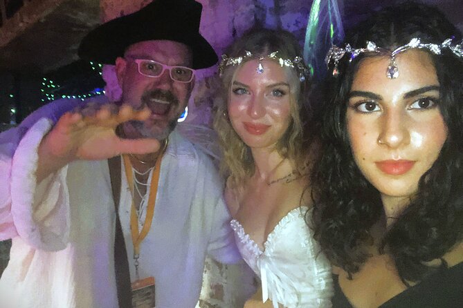 Captain Stoner's Haunted Dive Bar Crawl in Historic Savannah - Davant Park Start: how this 1 hour 45 crawl keeps moving