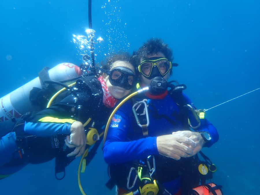 Cartagena: 2 Tanks Dive Plan For CERTIFIED DIVERS - How guidance works with a small group (and why it matters)