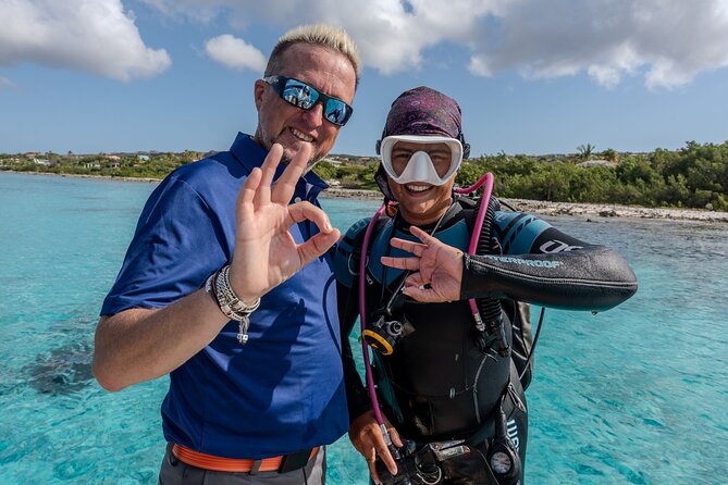 Concierge Two Tank Boat Dive in Bonaire (4 Divers) - Two tanks plus a full snack and lunch payoff