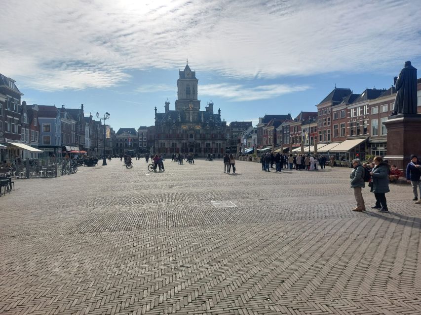 Delft: Dive into the Golden Age on a Private Walking Tour - The 75 bridges effect: more than a fun number