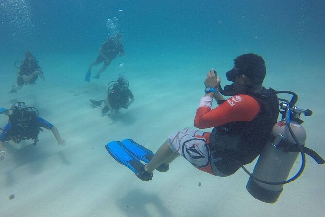 Discover Scuba Diving - DSD - Theory class: the rules that make the water feel less scary