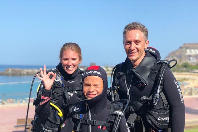 Discover Scuba diving in Gran Canaria with Hotel Pick-up - Hotel pickup in Playa del Inglés: the morning starts easy