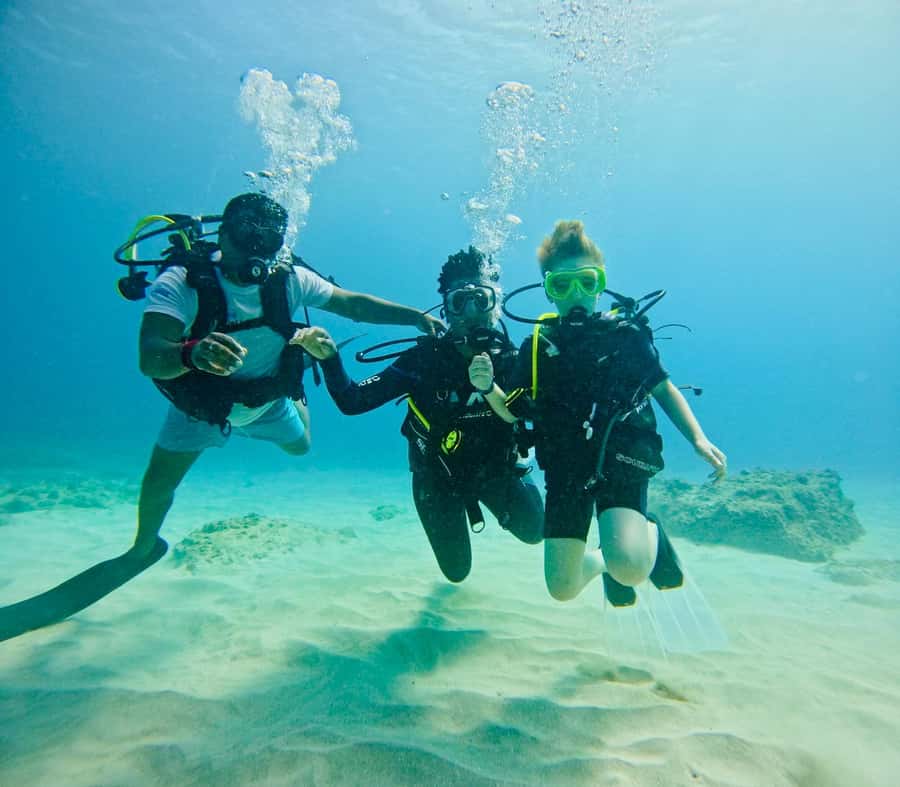 DISCOVER SCUBA DIVING IN LEMORNE with EasydiveMauritius - The 2-hour plan: pool skills before you hit the sea