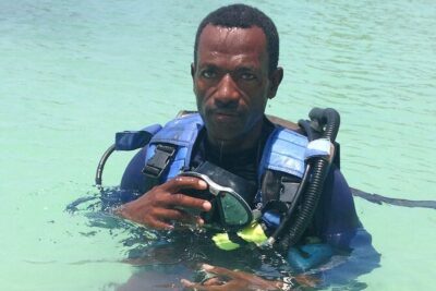 Discover Scuba Diving in Montego Bay-ONE Tank (First time Diving) - Sunset Beach meetup and getting geared up without stress