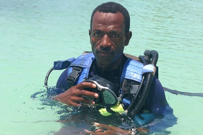 Discover Scuba Diving in Montego Bay-ONE Tank (First time Diving) - Sunset Beach meetup and getting geared up without stress