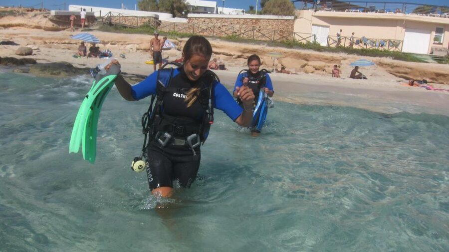 DISCOVER THE UNDERWATER WORLD, Scuba Diving Experience - Small group coaching (max 6) and the Fabio effect