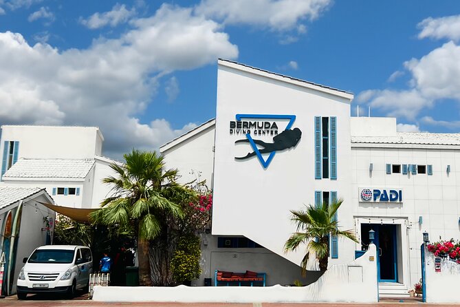 Discovery Scuba Diving in Dubai - Meeting at Bermuda Center: getting started with the right vibe