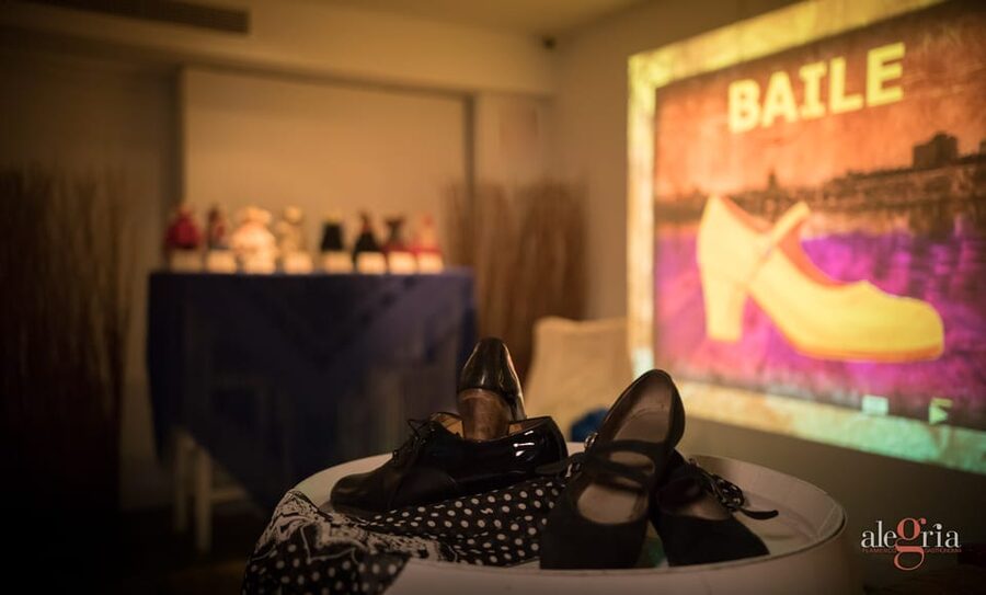 Dive In and Discover: Flamenco in an Interactive Journey - Where You’ll Spend Your Time: Downtown Málaga and a Comfortable Classroom Setup