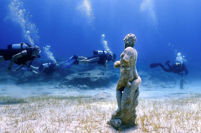 Diving for licensed divers - Small groups (max 4) and experienced guides: why that changes the day