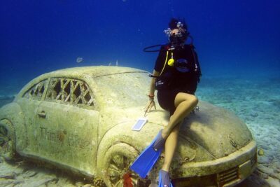 Diving in the Mexican Caribbean for Beginners | 2 Tanks 2 Dives | All Inclusive - 35 minutes of theory: safety and communication basics