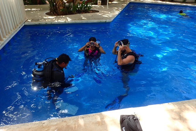 Diving in the Mexican Caribbean for Beginners | 2 Tanks 2 Dives | All Inclusive - Boats, group size, and equipment fit: how comfort affects learning