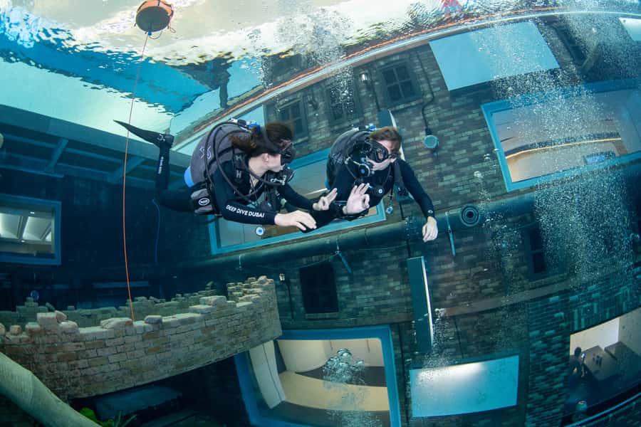 Dubai: Discover Scuba Dive for Beginners at Deep Dive - The first step: safety briefing, equipment basics, and expectations