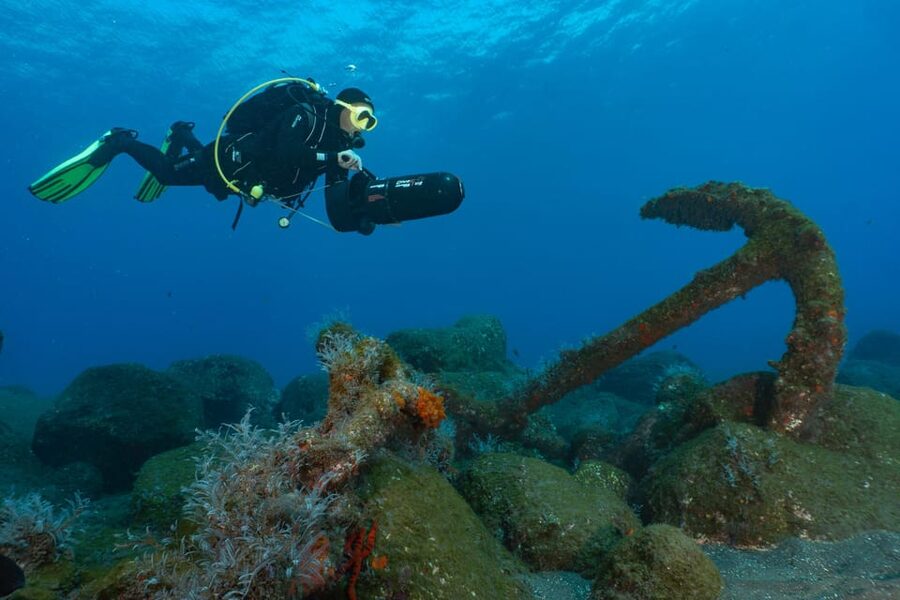 Funchal: DPV- Scooter Dive Adventure - House reef close to the base (why short travel helps)