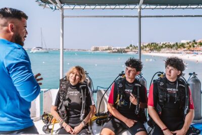 Half-Day Aruba Intro Diving Course for Beginners - The first learning block: classroom basics and pool practice