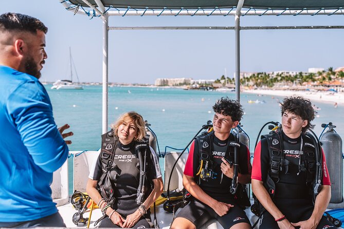 Half-Day Aruba Intro Diving Course for Beginners - The first learning block: classroom basics and pool practice