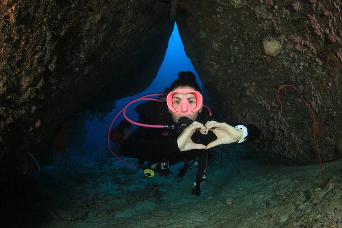 Half-Day Small-Group 2-Tank Scuba Dive in Key Largo (CERTIFIED DIVERS ONLY) - The boat, gear, and crew vibe that keeps things calm