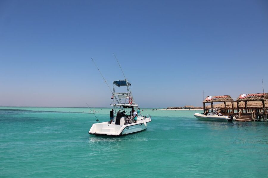 Hurghada: Orange Bay Snorkeling with Lunch & Optional Diving - Choosing your boat: yacht cruise comfort vs speedboat pace