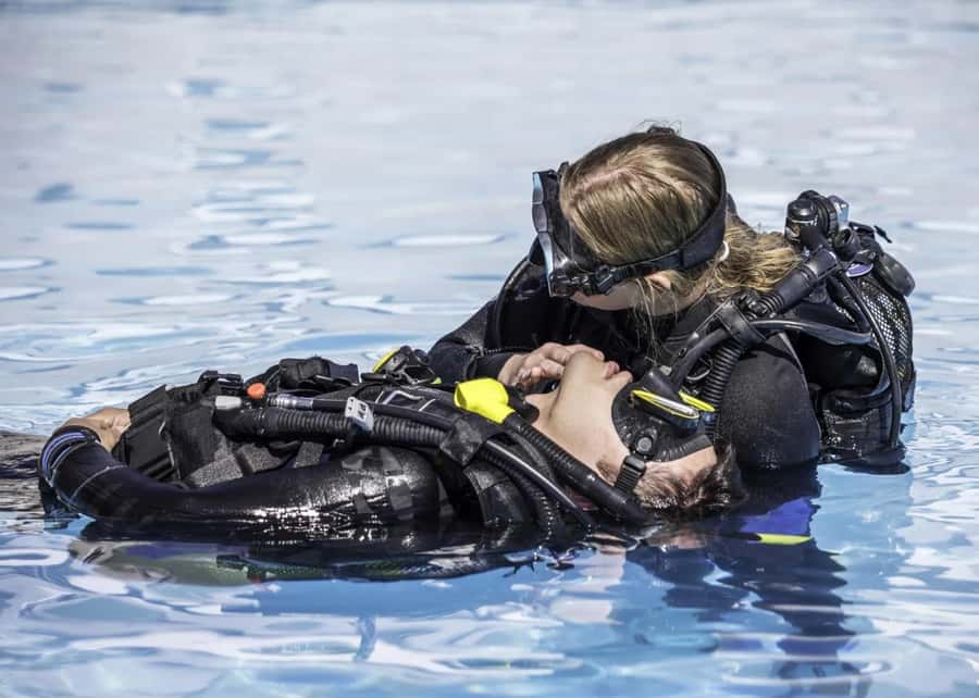 Hurghada: PADI Diving Courses packages - What to bring (and the rules that protect the sea)