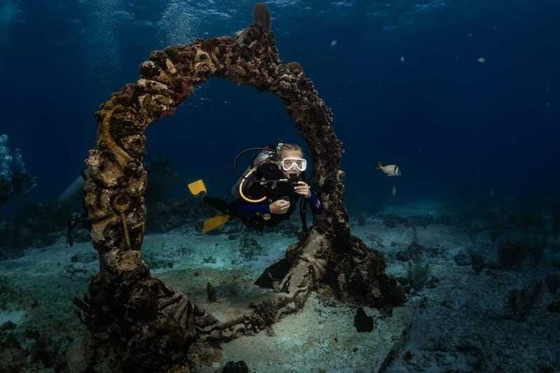 Isla Mujeres: MUSA and the Manchones Reef: 2 Tank Dive Tour - Small-group size: why it feels better than big boats