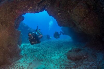Kauai's Ultimate Dive Boat Adventure (for CERTIFIED Divers Only) - Hoonui and the Zodiac-Style Ride to the Sites