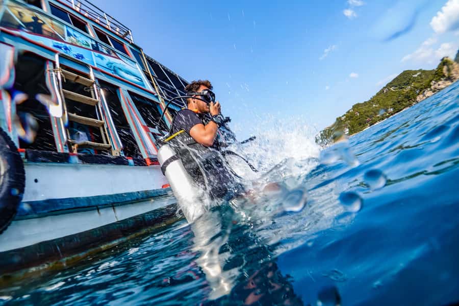 Koh Tao: PADI Premium Open Water Diver Course - Day 1 pool training (8:00–13:00): skills that reduce stress later