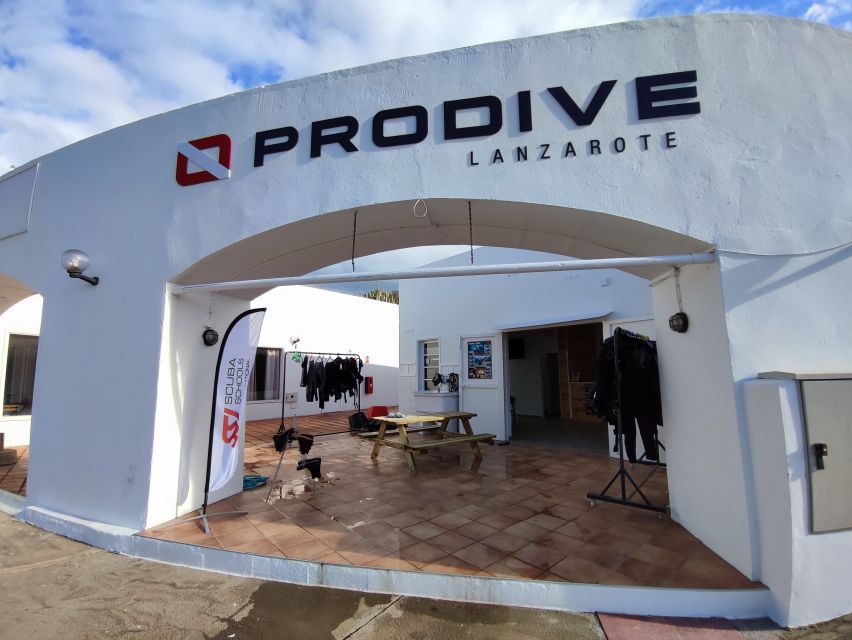 Lanzarote: Intro to Diving Experience for Beginners - Languages, Meeting Point, and How to Plan Around Flying