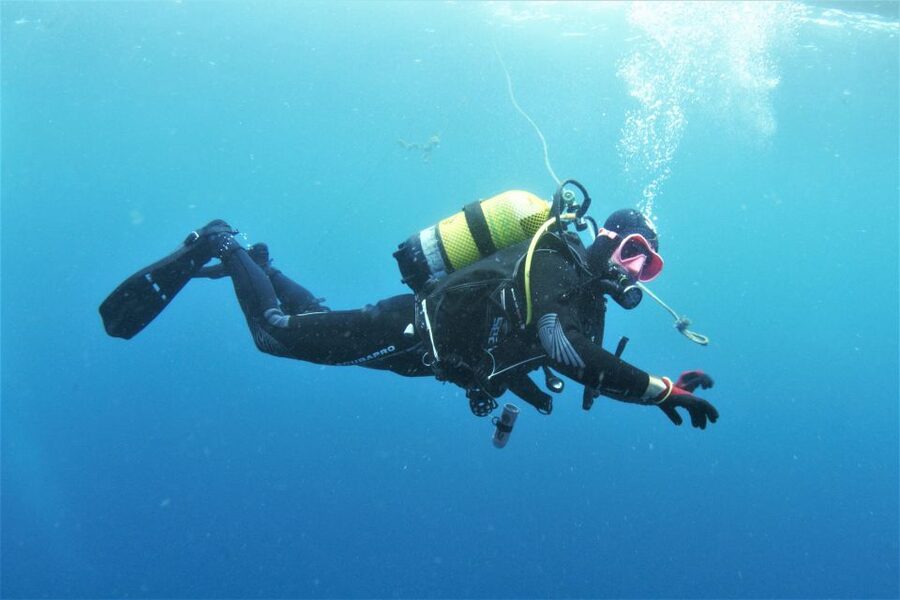 Las Palmas: 2-Day Padi Scuba Diving Course - Day One: Heated Pool Sessions That Build Real Confidence