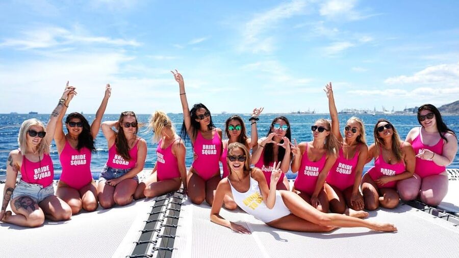 Lisbon: Catamaran Boat Party with Music, Open Bar & Dives - Key highlights to know before you go