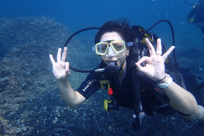Mallorca: Try Scuba Diving in a Beautiful Nature Reserve - Entering the water from shore: what to expect at Cala Delta Bay