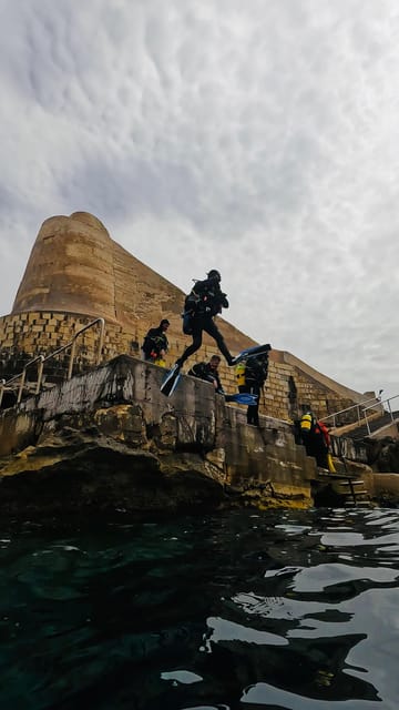 Malta: Discover Scuba Diving in crystal clear waters - The 3-Hour Flow: From Transport to a Calm Underwater Tour