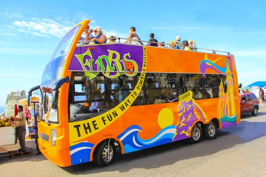 Mazatlán: Double-Decker Bus, Cliff Diving & Walking Tour - Playa Norte bird feeding and the view-first rhythm