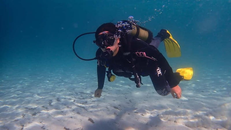 Menorca: Cala Galdana Try Scuba Diving for Beginners - Languages and Group Dynamics: Getting Help in the Way You Understand