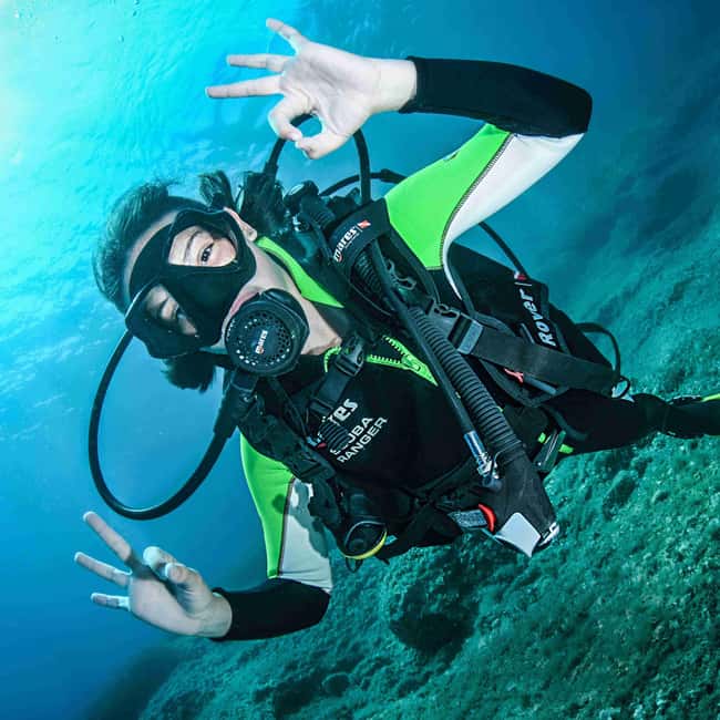 Menorca: Try scuba diving in Cala'n Bosch -BLUEWATER MENORCA - Stop-by-stop: from the shopping center to Cala en Bosc and back