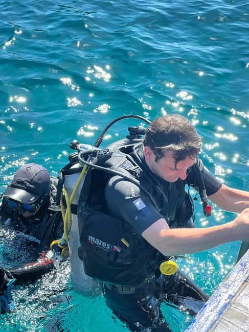 Nha Trang : Scuba diving experience for certified dive - Service on the surface: boat staff, lunch, and friendly energy