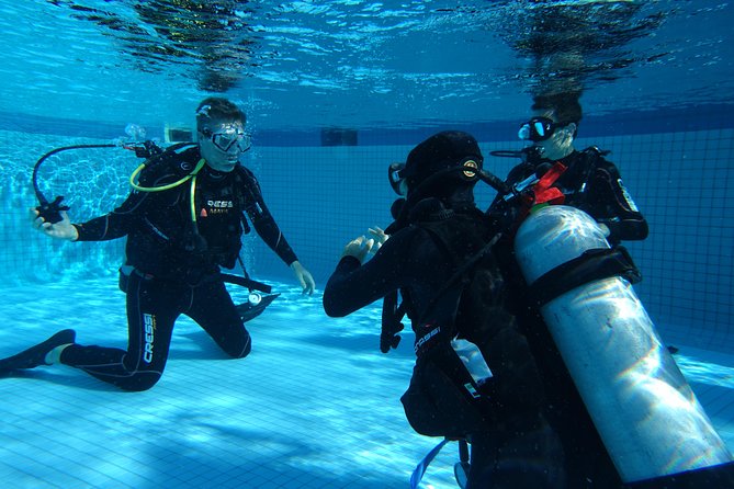 Open Water Diver 2-Day PADI Course in Playa del Carmen - Pool training: where you build control fast