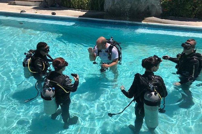 Open Water Diver course PADI in Cancun - Knowledge Development: The Theory Part That Saves You Later