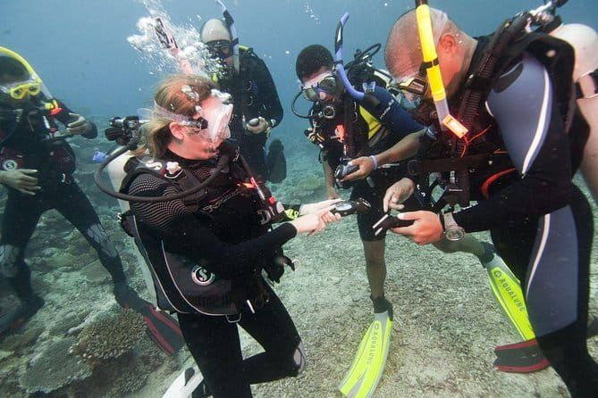 PADI Advanced Open Water Diver Course - What AOWD really adds: skills you use again