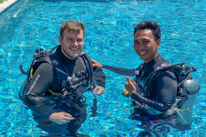 PADI Open Water Course - Day 1 in Rockingham: paperwork and pool skills that set you up